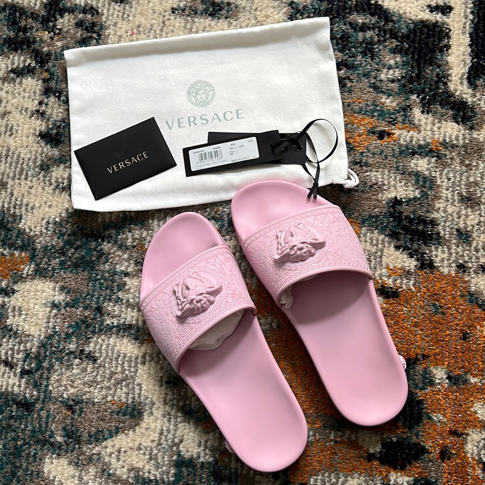 🦄🦄 Versace Pink slides 🦄🦄